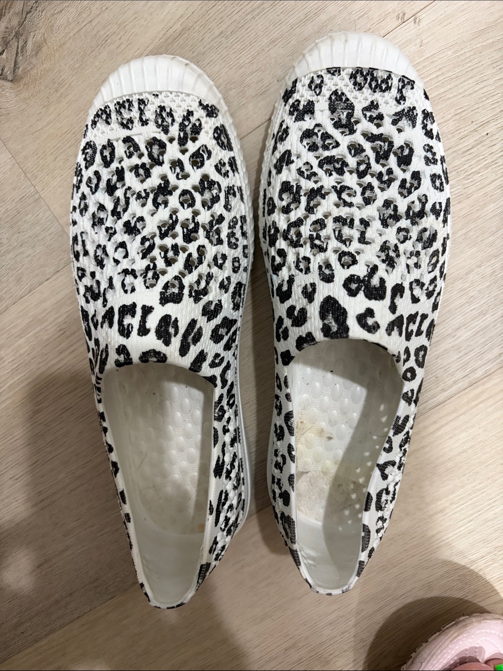 Slip-On Leopard Print Women’s Casual Shoes - White/Black